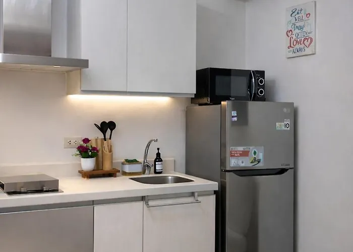 The Nook Staycation At Azure Urban Paranaque 公寓